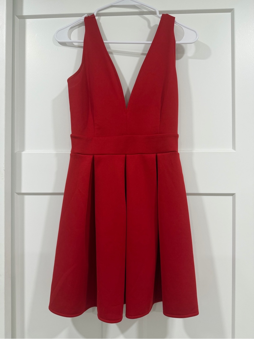 Dainty Hooligan Red V-Neck Pleated Formal Dress